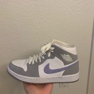 Jordan 1 Mid Nike Women’s Sneakers